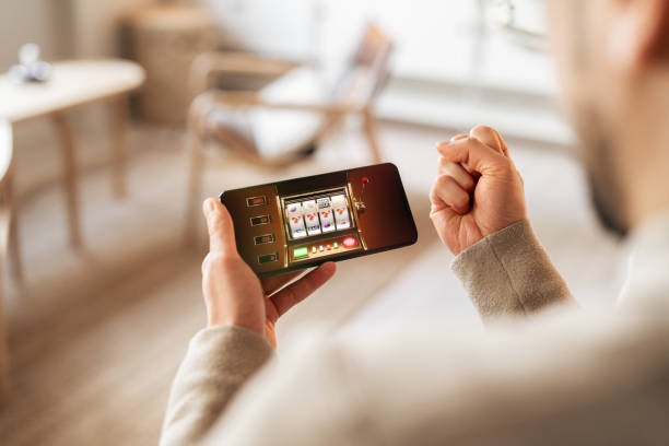 licin mobile app interface showing live dealer tables and sportsbook options